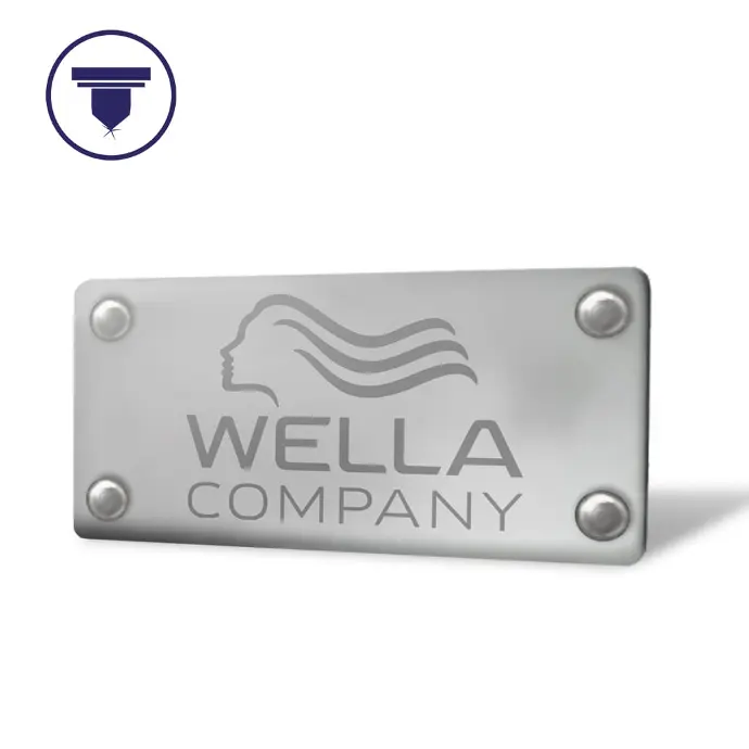 PL-01 Placa niquelada 7 x 3 cm, puntas redondeadas y 4 remaches. (Grabado láser, Colocada, PL Personalizado-Nombre)