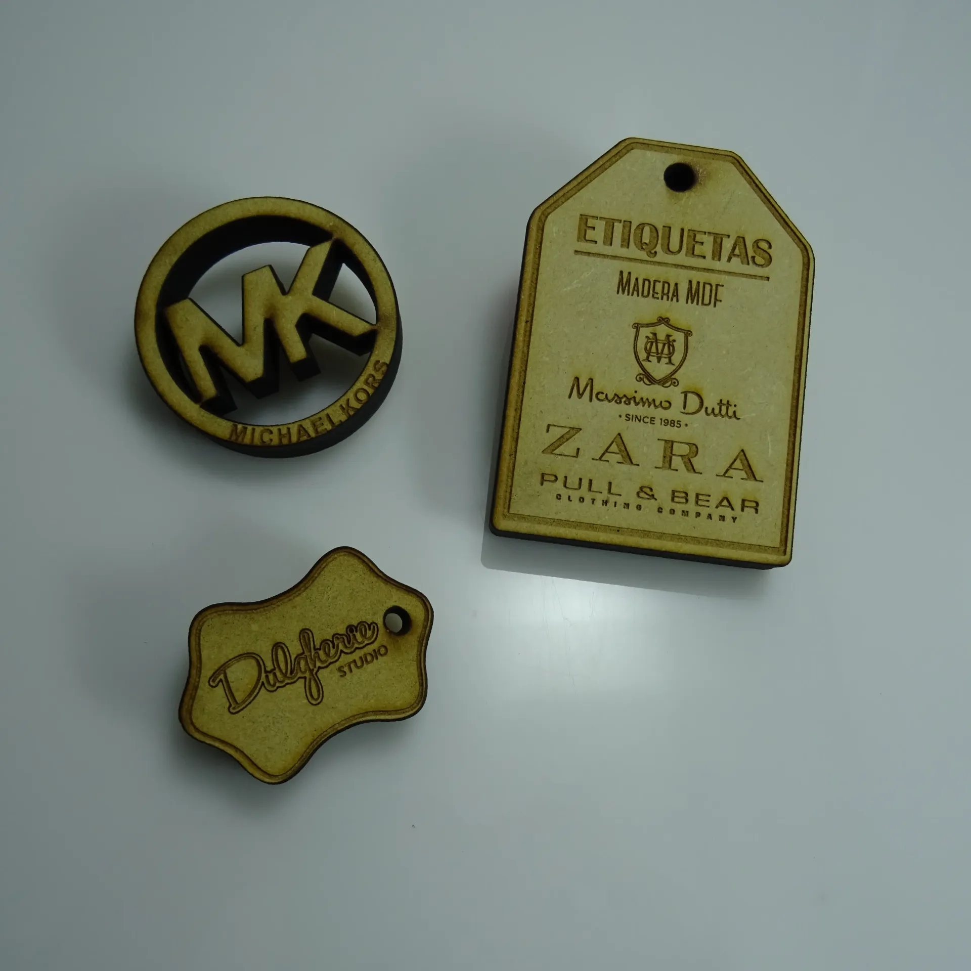 PL-40 PLACA MDF GRABADA.