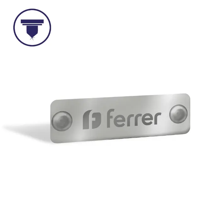 PL-03 Placa niquelada, puntas redondas de 5 x 1.5 cm con 2 remaches.